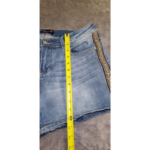 Seven 7 Blue Size 12 Wash Denim Jean Shorts Women’s Casual C29-15 - Picture 2 of 11